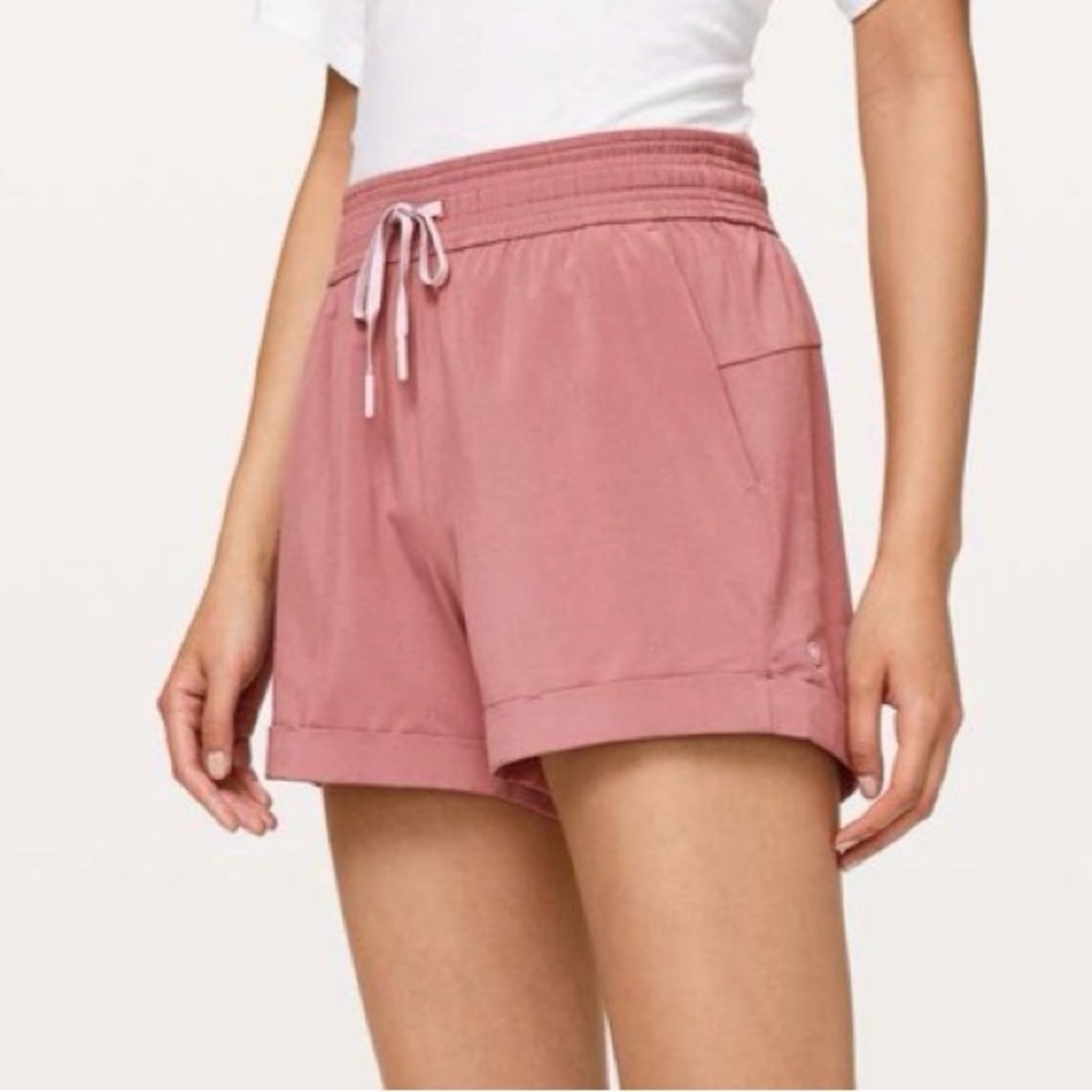 Lululemon Spring Break Away Short II *3"
Quicksand size 4 - Picture 4 of 5
